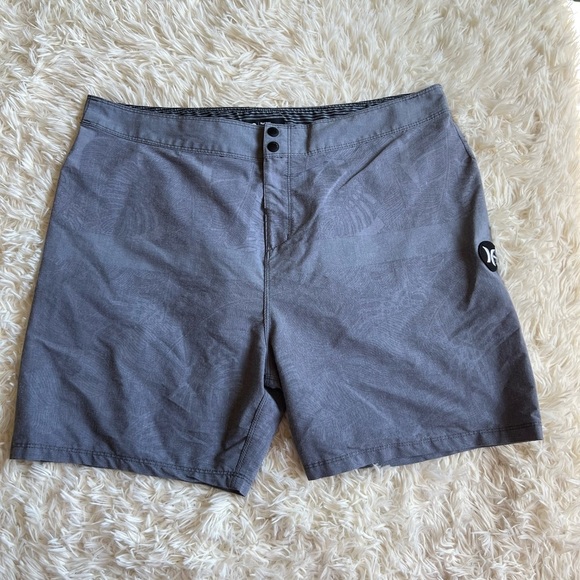 Hurley gray patterned flat front board shorts size‎ 38 Surf Skate - Picture 1 of 11